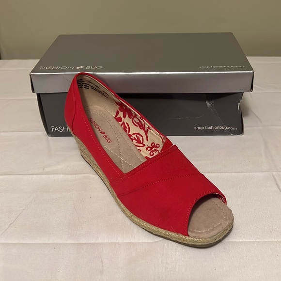 Red Wedges - Picture 3 of 8